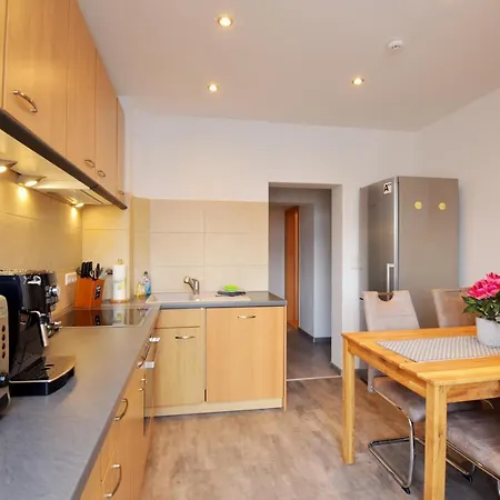 In Ruhiger Lage Von Zella-mehlis/ Carola * Zella-Mehlis