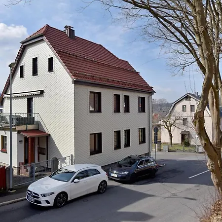 In Ruhiger Lage Von Zella-mehlis/ Carola *