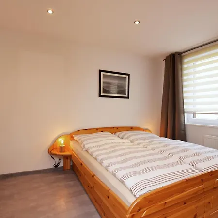 In Ruhiger Lage Von Zella-mehlis/ Carola * Zella-Mehlis