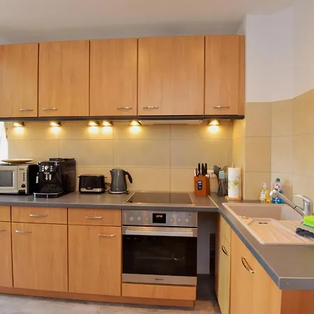 In Ruhiger Lage Von Zella-mehlis/ Carola Zella-Mehlis