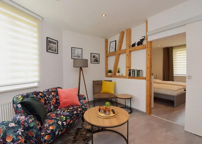 In Ruhiger Lage Von Zella-mehlis/ Carola