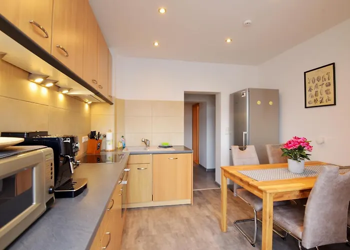 In Ruhiger Lage Von Zella-mehlis/ Carola * Zella-Mehlis