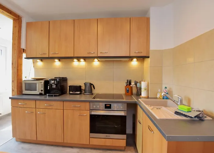 In Ruhiger Lage Von Zella-mehlis/ Carola Zella-Mehlis