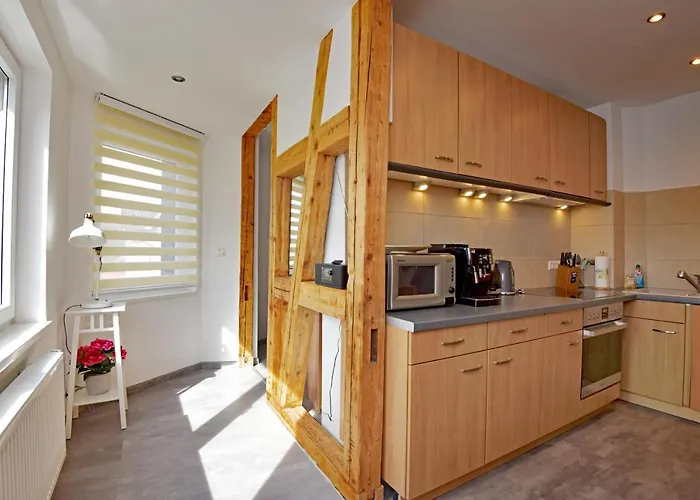 In Ruhiger Lage Von Zella-mehlis/ Carola